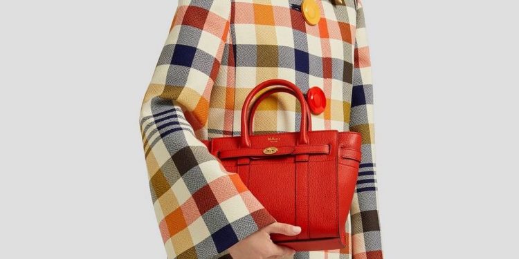 A fashion editor reveals how you can save HUNDREDS on a Mulberry bag