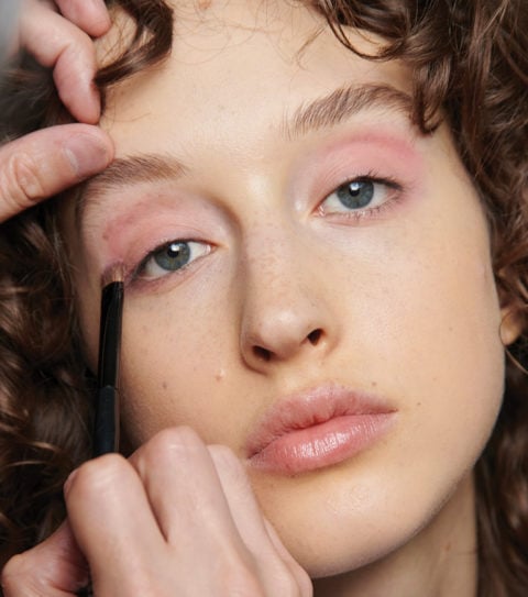 PastelEyeshadow-Inline-2 Model backstage wearing pink pastel eyeshadow