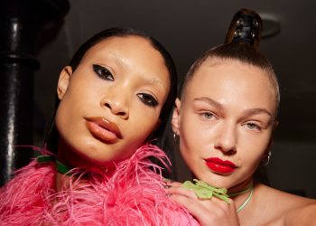 Holiday Eye Makeup Looks That Sparkle and Shine 2023