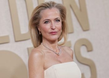 Gillian Anderson Made a Feminist Statement at the Golden Globes