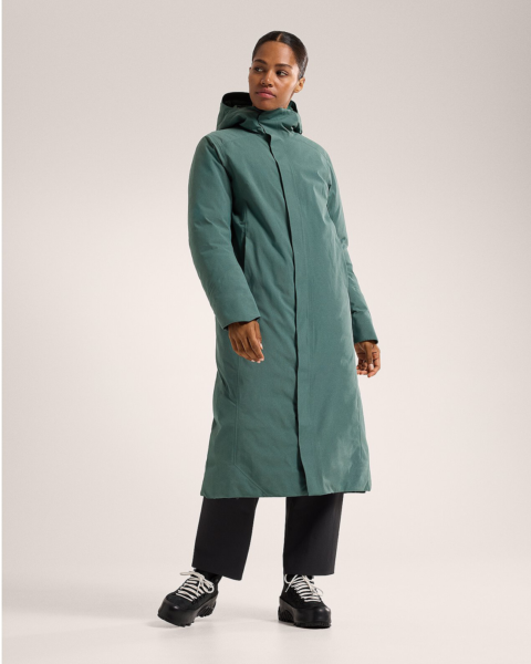 Woman wears extreme cold winter coat arc'teryx