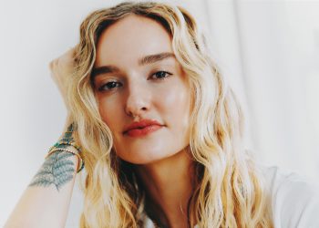 Hannah Baxter’s Very Big Beauty Routine