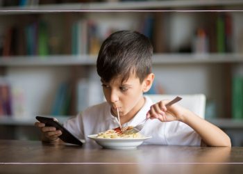 10 rules that most parents have in place for their kids’ smartphone use (#8 is controversial, but we understand if you’ve been tempted)