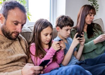Nomophobia and your family: how mobile phone addiction is really impacting life (and expert tips to make changes)
