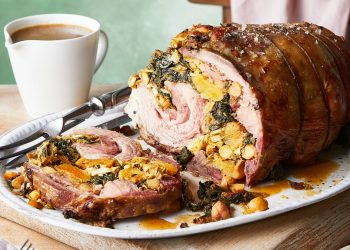 Stuffed lamb shoulder with feta and apricot recipe