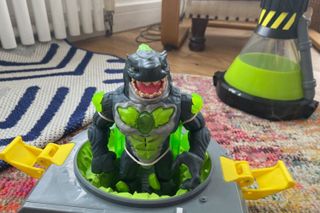 Beast Labs Shark Beast Creator Playset - Beast revealed
