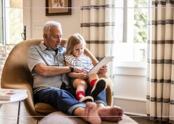 Got grandparents who want to be closer to your kids? Share these 6 tips recommended by a psychologist (and #4 is a game changer – if they can do it)