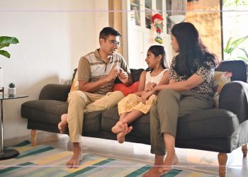 Child therapist shares the five conversations to let your kid overhear (#4 could help with behaviour too)