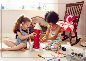 The 3 stages of play every parent needs to know to save their sanity (and you’re probably nailing #2)