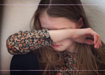 Expert responds to police knocking on doors of kids absent from school and threatening parents with prison