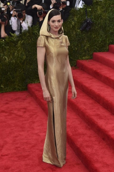 Met Gala 2015 Anne Hathaway Met Gala 2015 Anne Hathaway