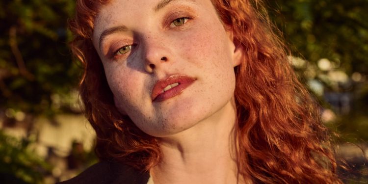 Kacy Hill, Musician | Into The Gloss