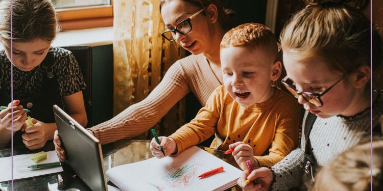 Can mums really have it all? No, and here are 5 relatable reasons why not from a parent psychotherapist (and it’s not because you’re ‘failing’)