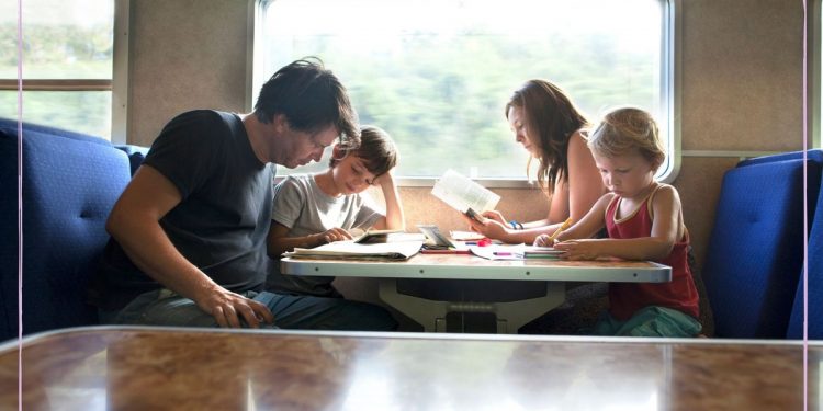 5 engaging toys every parent should have when travelling with kids this summer