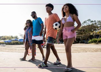 Ten top tips for less stressful family holidays with tweens, or teens, by an expert