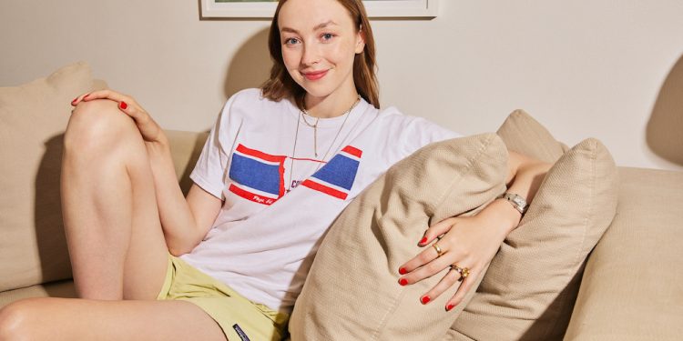 Erika Veurink, Writer | Into The Gloss