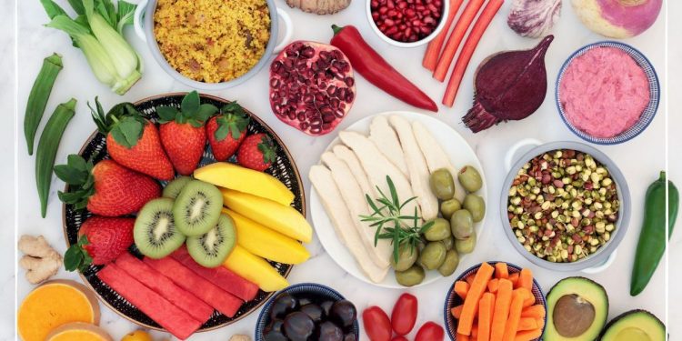 Low sodium diet: the benefits of reducing salt and what foods to eat