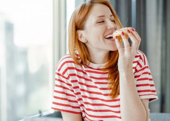 Why do I crave sugar? Causes of sugar cravings and how to stop them