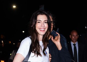 Anne Hathaway styled this year’s biggest denim trend in the best way