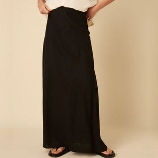 black maxi skirt