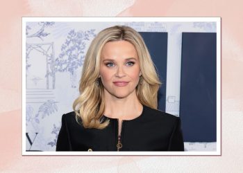 Reese Witherspoon mixed two lipsticks for this perfect shade