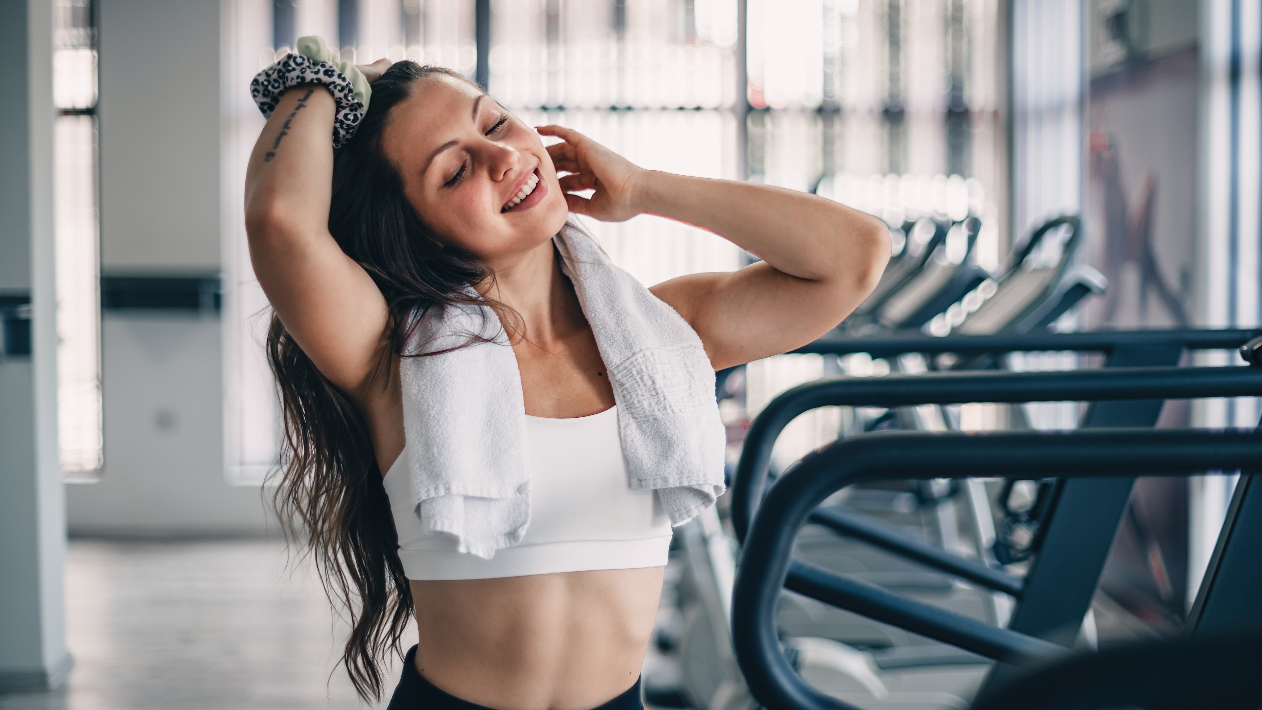 woman with sweaty hair at the gym