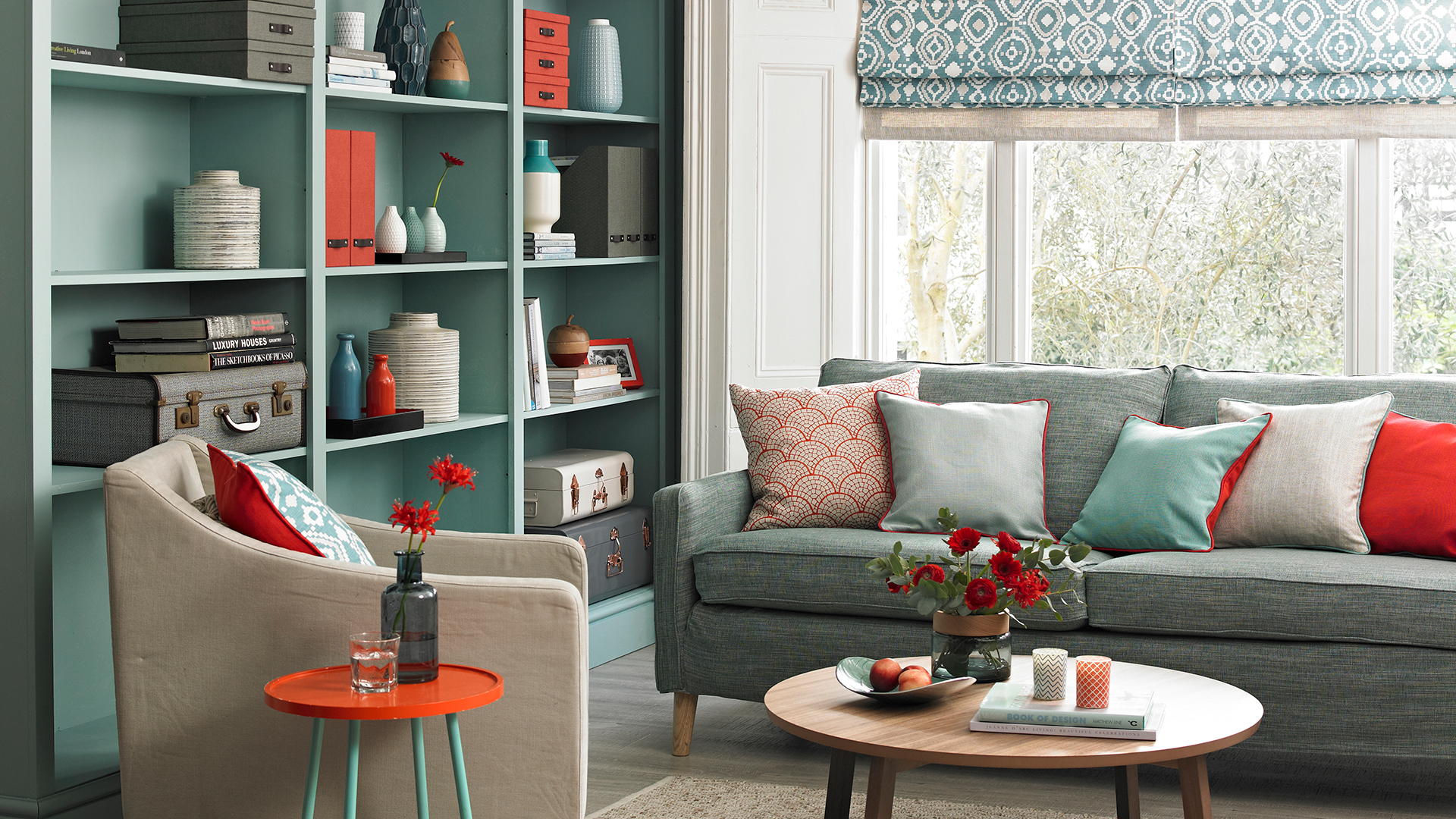 Teal and red living room