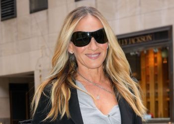Sarah Jessica Parker’s jeans and boots update is a spring must-have