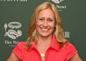 Sophie Raworth’s maxi dress proves how elegant lace can be