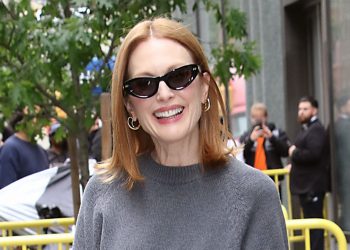 Julianne Moore’s chocolate satin skirt has converted me to wear this trending skirt style