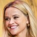 Reese Witherspoon’s effortless beach day is so easy and chic