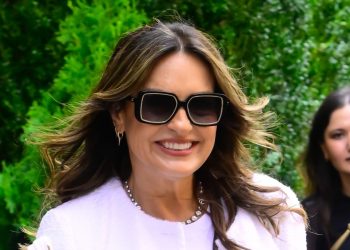 Mariska Hargitay’s figure-flattering jeans are a worthy investment