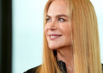 Nicole Kidman Returns To Her Natural Red Hair