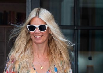 Claudia Schiffer’s flared jeans are a reminder that you can always rely on denim