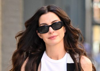 Anne Hathaway’s denim skirt is the perfect switch for jeans