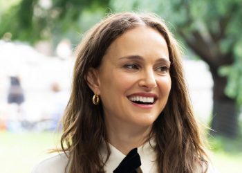 Natalie Portman’s styling in ‘Good Sex’ is great date night inspo