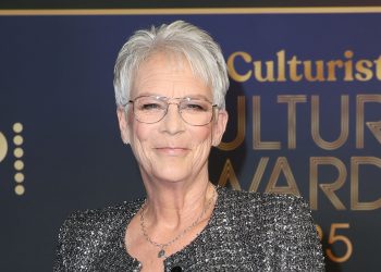 Jamie Lee Curtis’ smart trophy jacket is a worthy investment