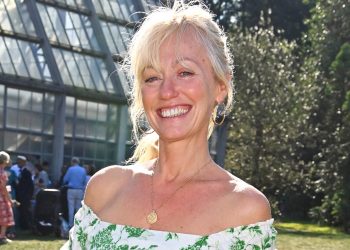 Clodagh McKenna’s trench, jeans and sandals are a grey day failsafe