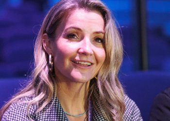 Helen Skelton’s long denim shorts are ideal for summer