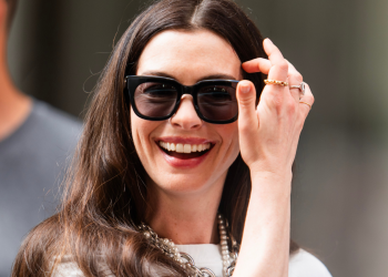 Anne Hathaway’s satchel is the bag your wardrobe’s missing