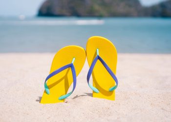 This hack for cleaning flip-flops is so affordable and easy