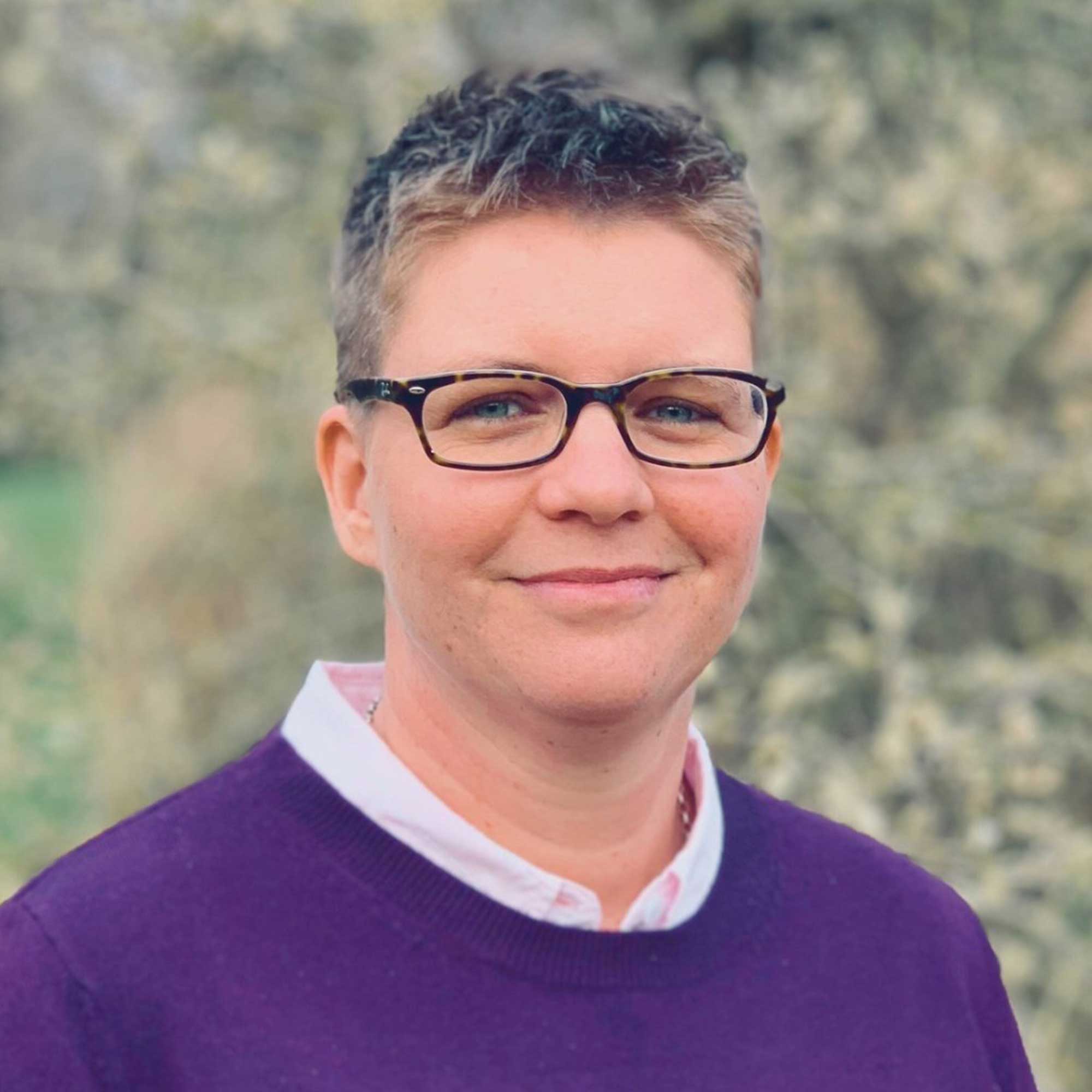 headshot of Emma Fell from Hillier Garden Centres