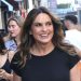 Mariska Hargitay shows off the jeans and shoe combo to wear now