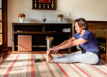 5 weight-bearing exercises for osteoporosis by over 50s PT