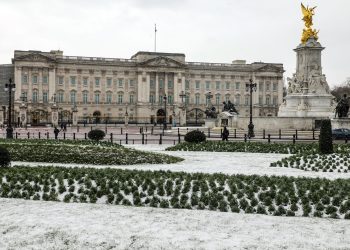 Buckingham Palace to host first ever Christmas pop-up shop