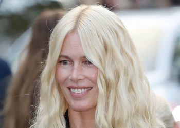 Claudia Schiffer’s winter outfit formula is one to repeat