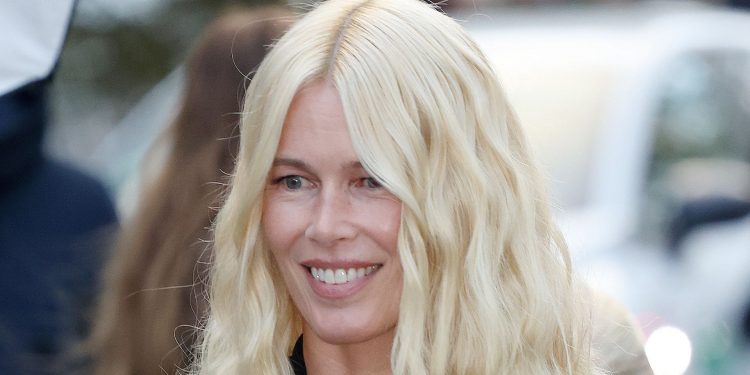 Claudia Schiffer’s winter outfit formula is one to repeat