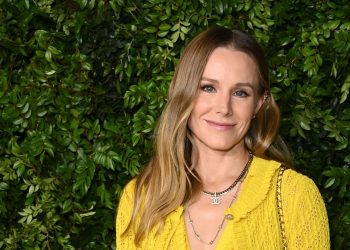 Kristen Bell endorses UGG Tasmans as autumn’s must-have shoe