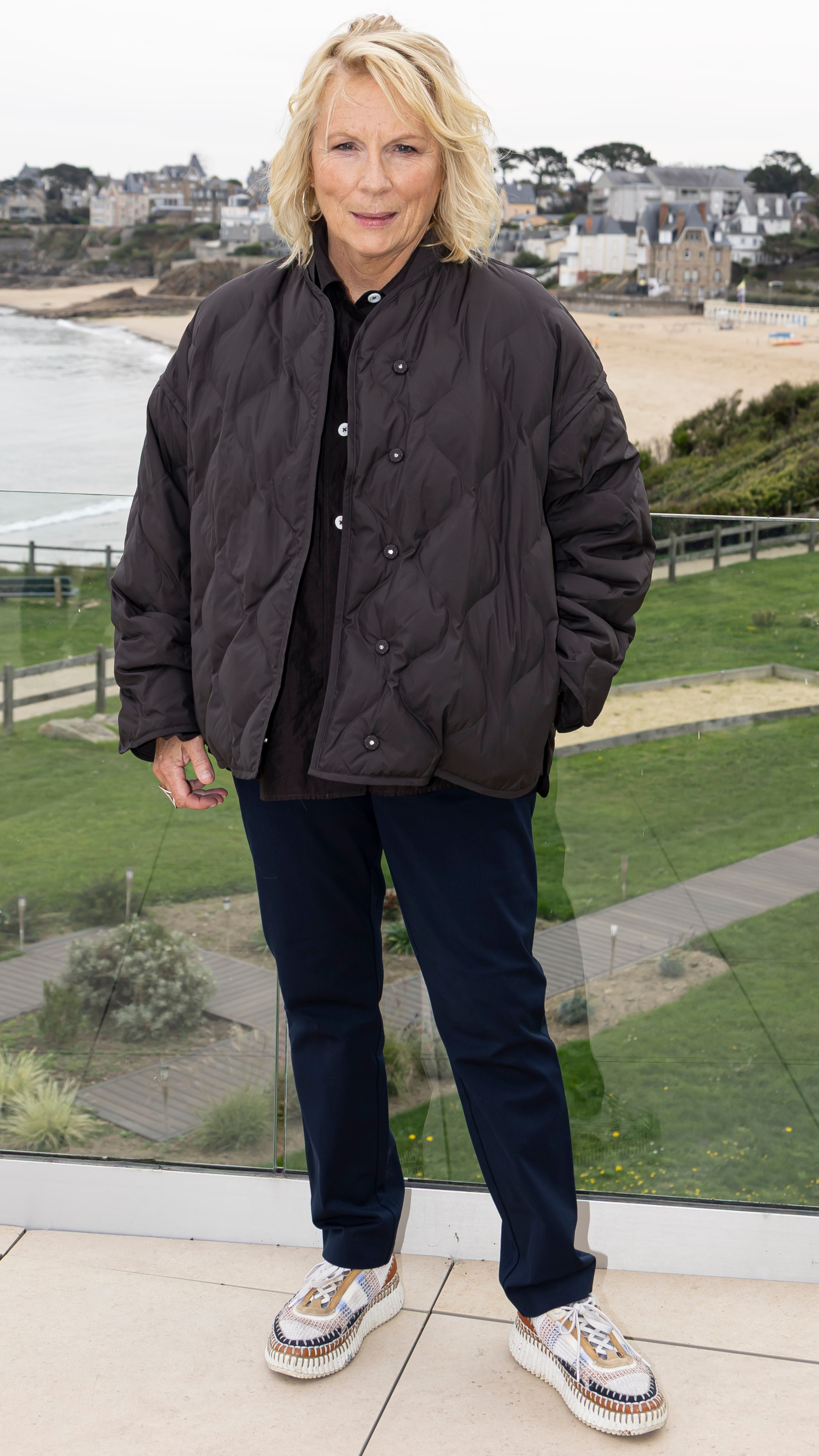 Jennifer Saunders poses at Emeria hotel during the Dinard British &amp;amp; Irish Film Festival on October 2, 2025 in Dinard