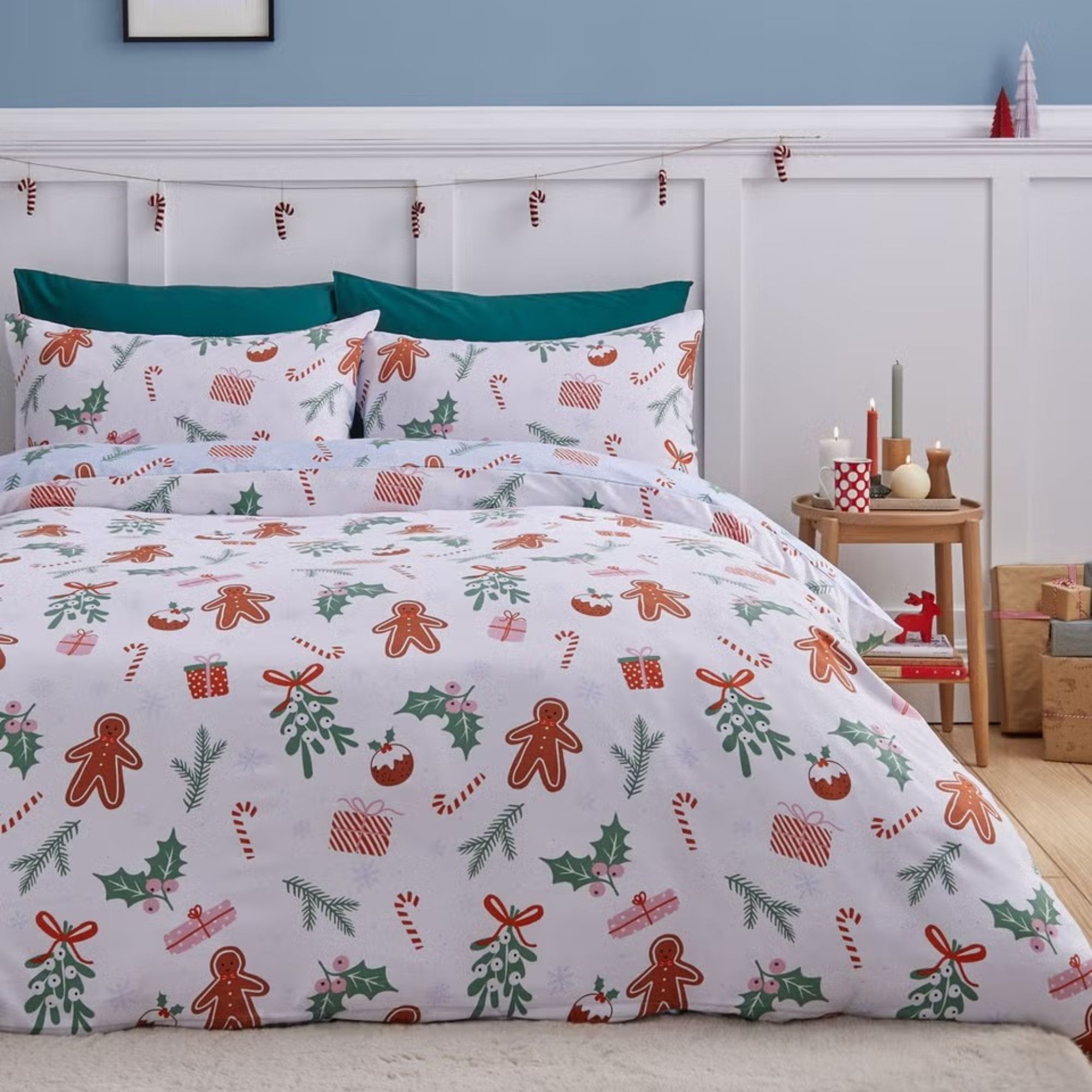 Christmas motif bedding